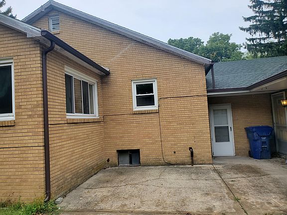 3rd image of 2199 Colfax Ave