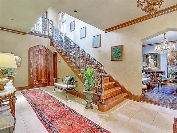 2nd image of 413 Crestwood Dr