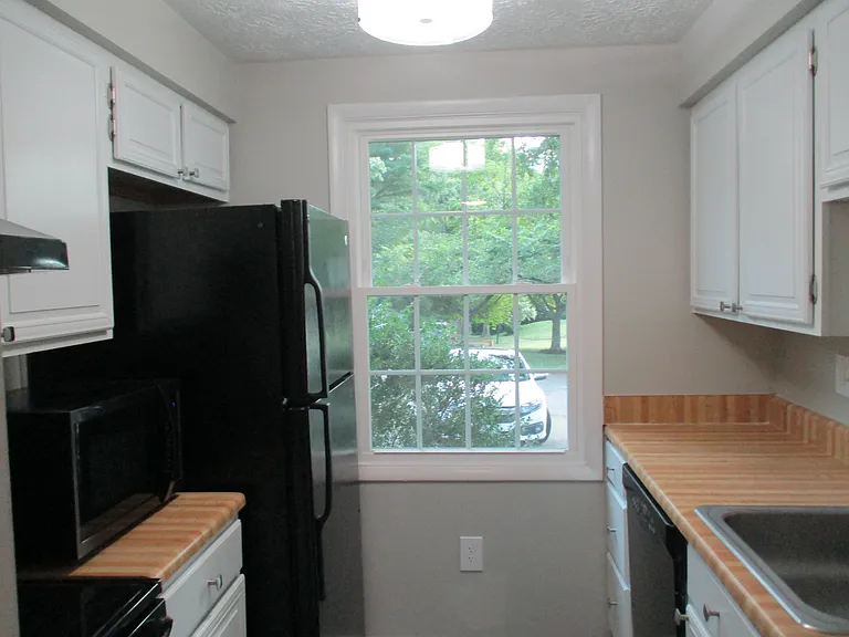 8601 Kenosha Ct — Photo 14