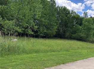 E Linden Ln, Parma, OH 44130