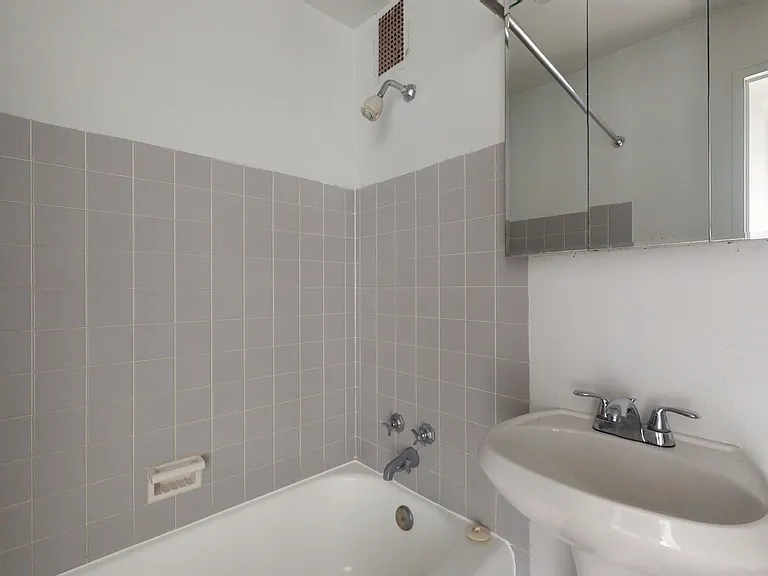 Lake Meadows Apartments — Photo 51