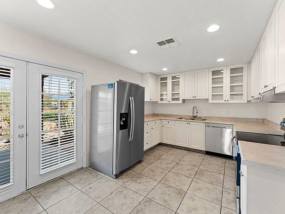 3rd image of 3329 E Greenway Ln
