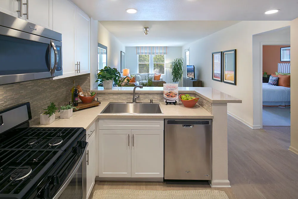 Franklin Street Apartment Homes — Photo 1