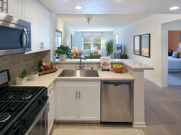 Franklin Street Apartment Homes — Photo 1