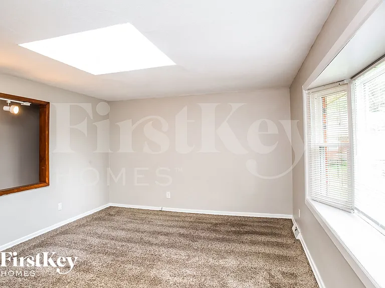 5564 Northland Rd — Photo 7