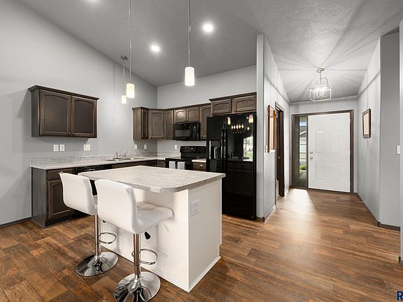 5th image of 6403 W Maxwell Pl