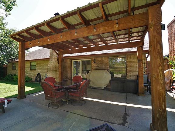 3rd image of 11124 S Ashford Dr