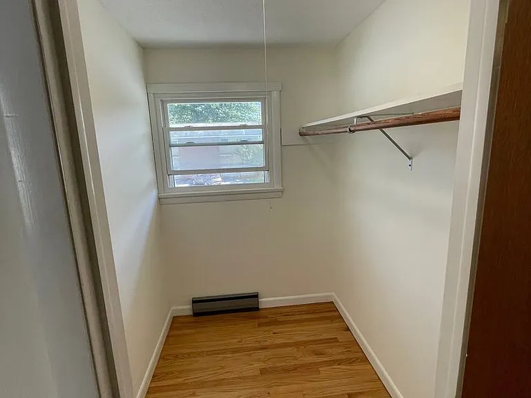 20-30 A St — Photo 12