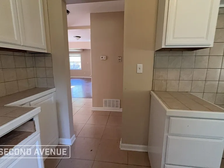 3132 Lamphier Ave — Photo 16