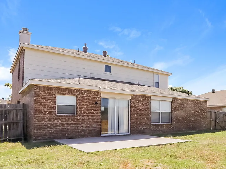 1919 Berkeley Dr — Photo 17