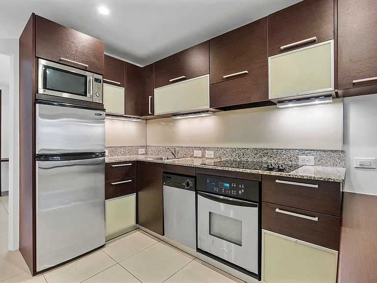 The Regency Apartment Homes — Photo 32