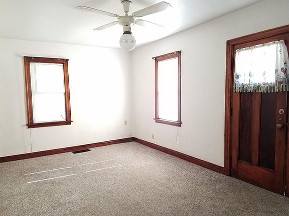5th image of 2833 Marshall St