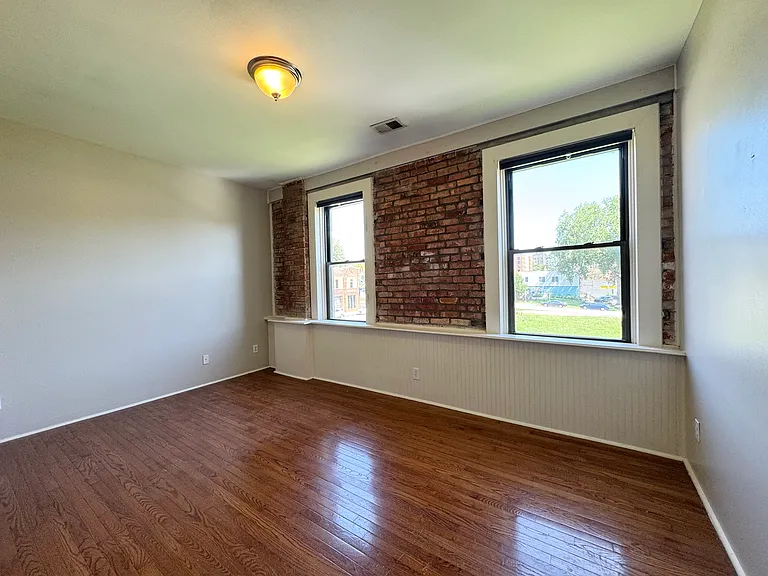 503 1/2 N 6th St #1 — Photo 15