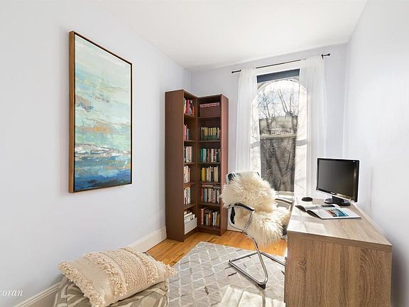 5th image of 427 15th St APT 4C