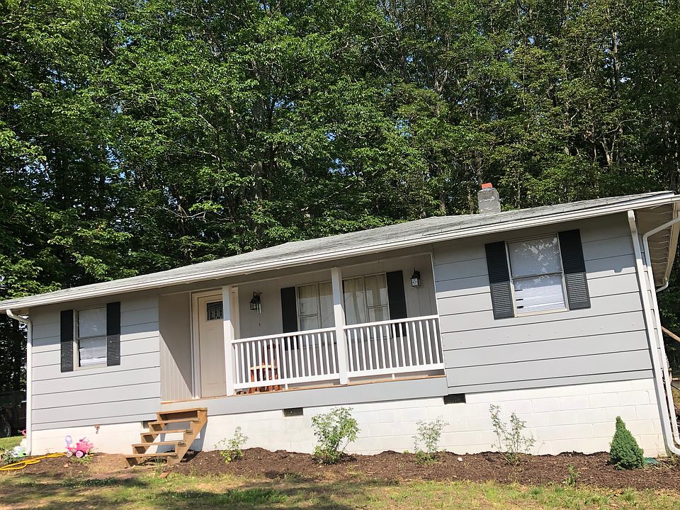 2nd image of 450 Armstrong Rd