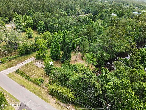 5th image of 11124 Stewart Dr