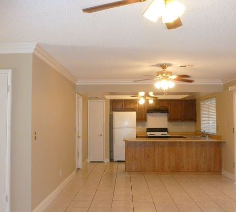 4th image of 5084 Laurelwood Ave