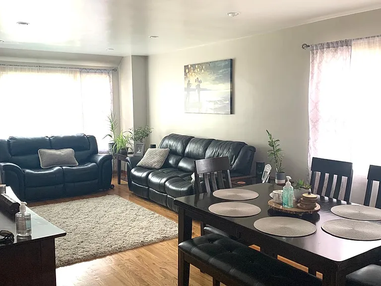 3355 N Ottawa Ave #1 — Photo 2