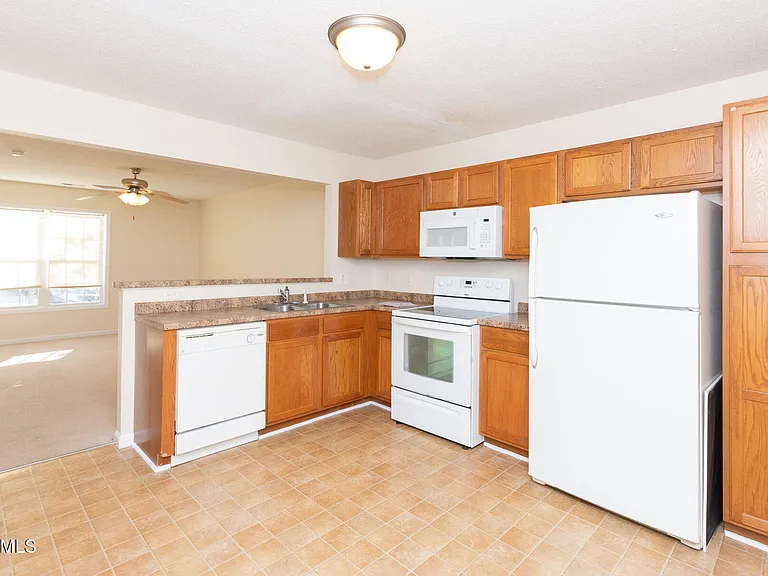 125 Cornerstone Pl — Photo 11