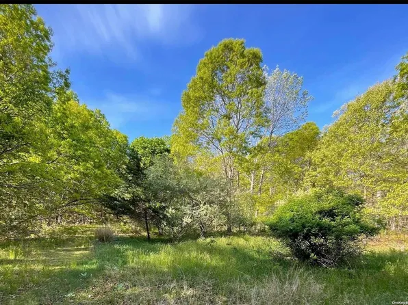 Canal Road, Mount Sinai, NY 11766