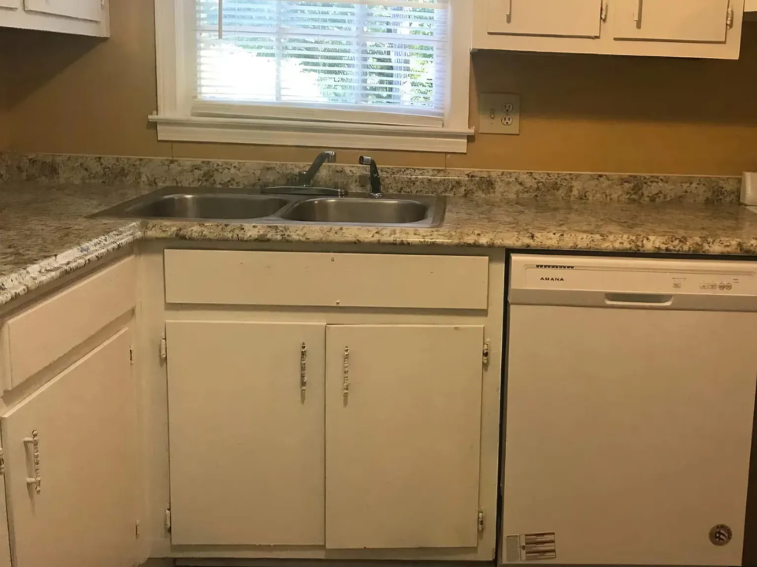 2 bed, 1.5 bath, 1240 sqft, $1,500 — Photo 2