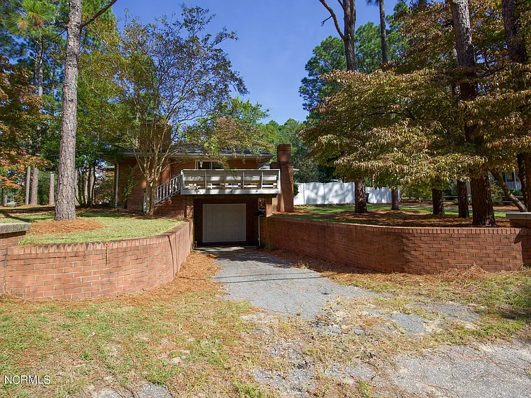 1000 Robinwood Rd — Photo 4