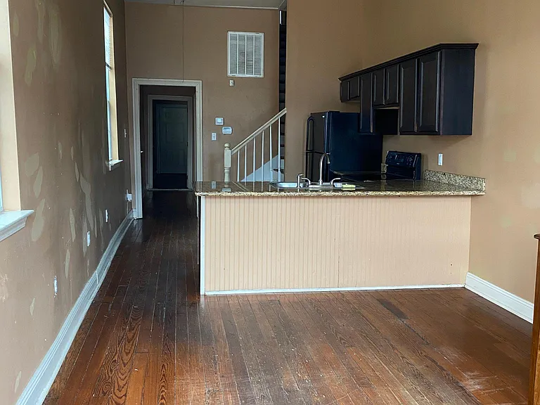3507 S Saratoga St — Photo 2