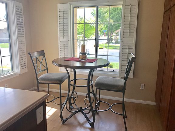 Eating area in Kitchen