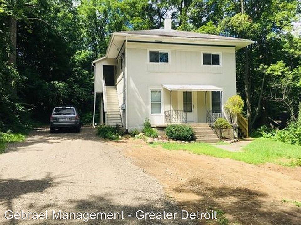 716 Park St Fenton MI Zillow