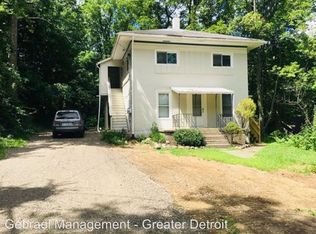 716 Park St, Fenton, MI 48430