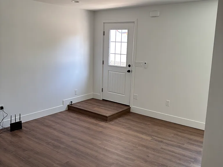 1328 J Ave — Photo 8