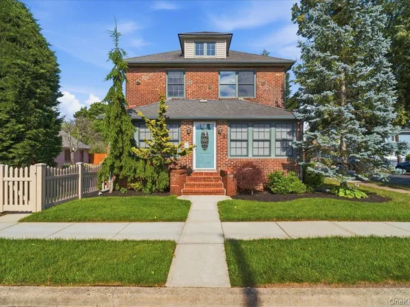 2063 Walnut Street, North Baldwin, NY 11510