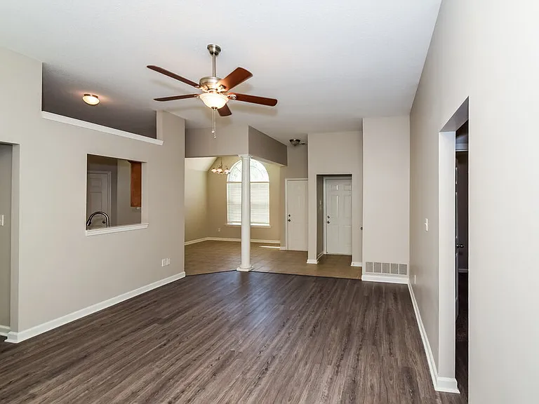5760 Landau Dr — Photo 5