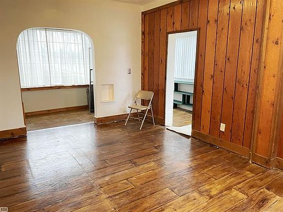 5th image of 26725 Linwood St