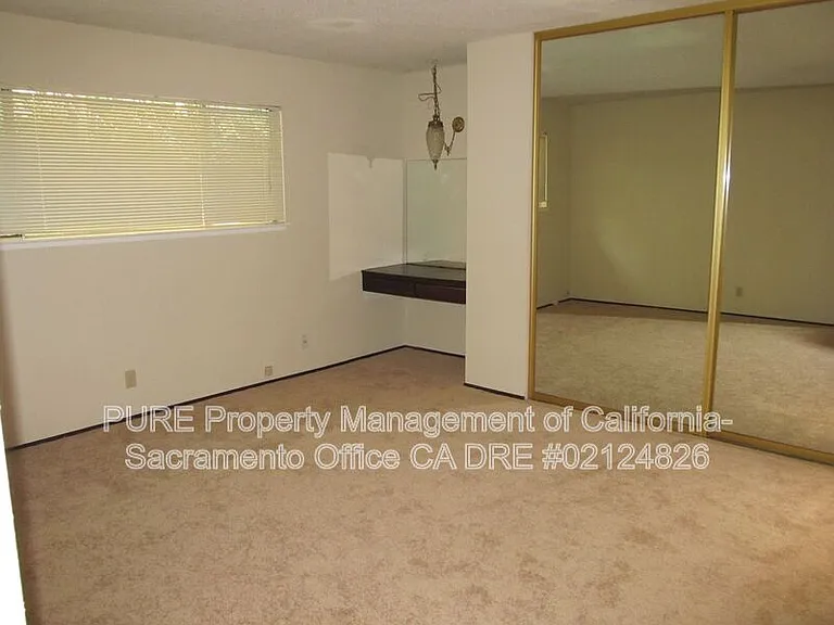 5541 Aspenwood Ct — Photo 10