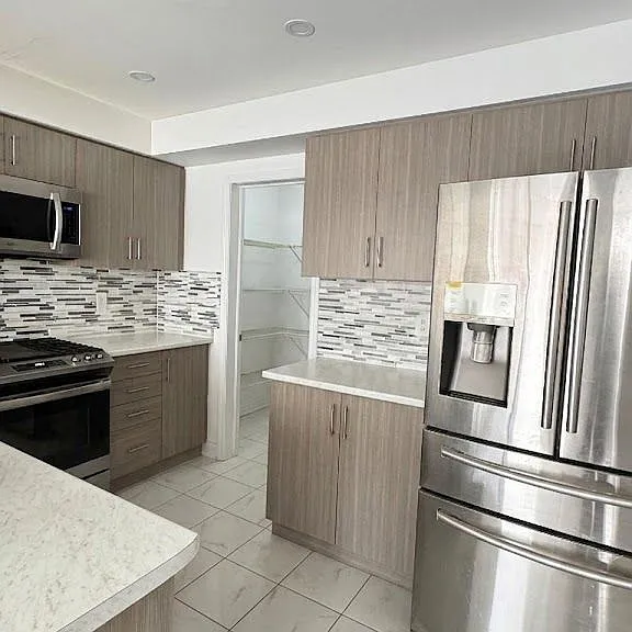 215 Remembrance Rd — Photo 8