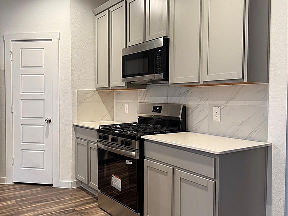 5th image of 8031 Milam Ln
