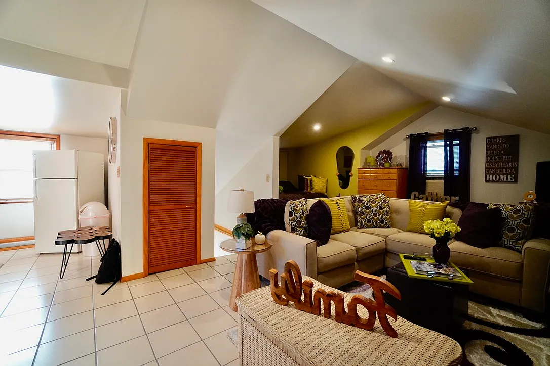 Studio, 400 sqft, $1,700 — Photo 1