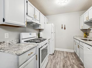 1601 N Innsbruck Dr APT 326, Fridley, MN 55432