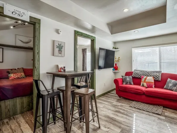 329 Montoya St, Taos, NM 87571