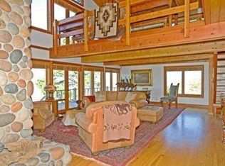 215 Lorine Ln, Malibu, CA 90265