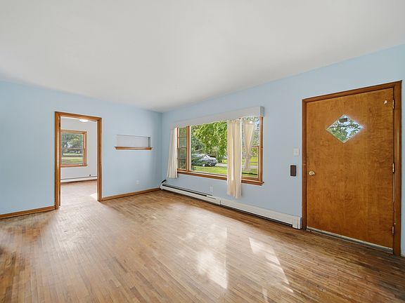5th image of 1001 Sunset Dr
