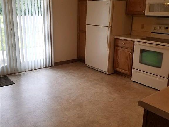 5th image of 3794 Yale Ave #1