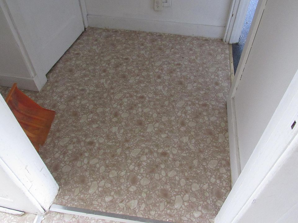 2nd image of 714 Oak St