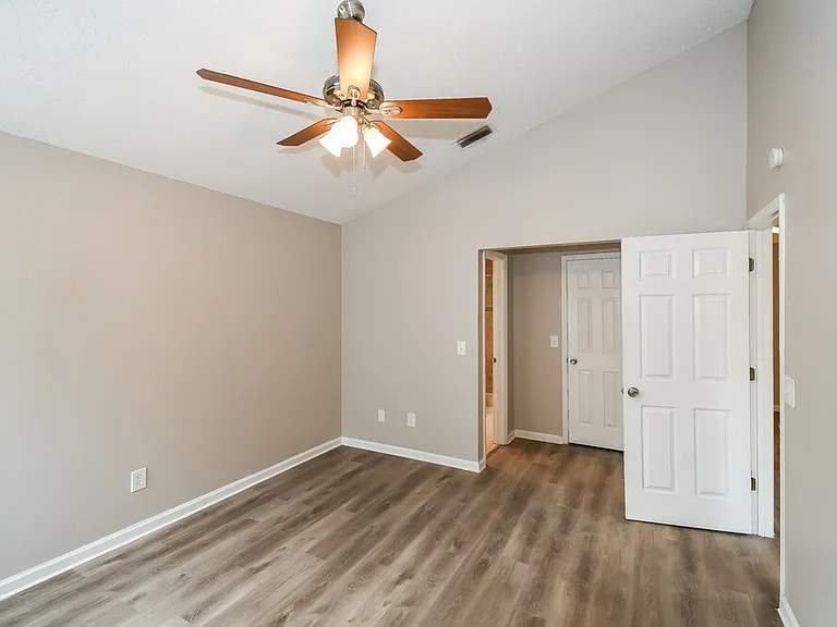 8790 Townsquare Dr S — Photo 11