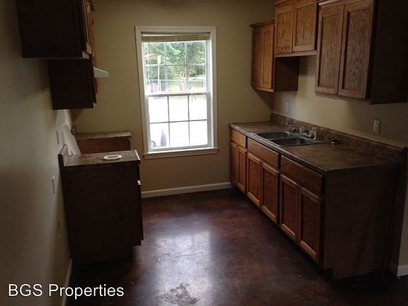 4th image of 203 Longfellow Ave