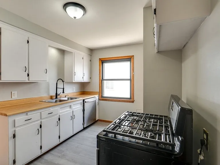 8514 Deerfield Dr — Photo 9