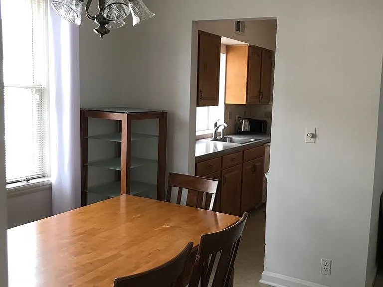 3201 S Stafford St — Photo 8