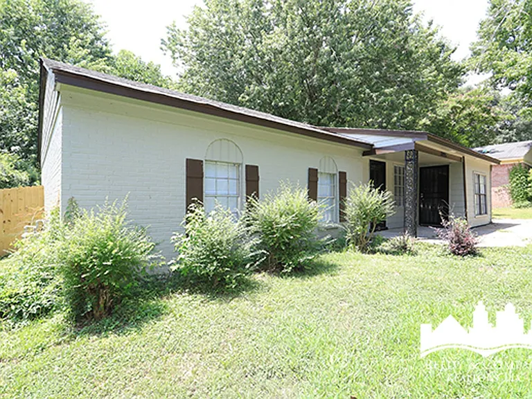 3095 Normandy Dr — Photo 2