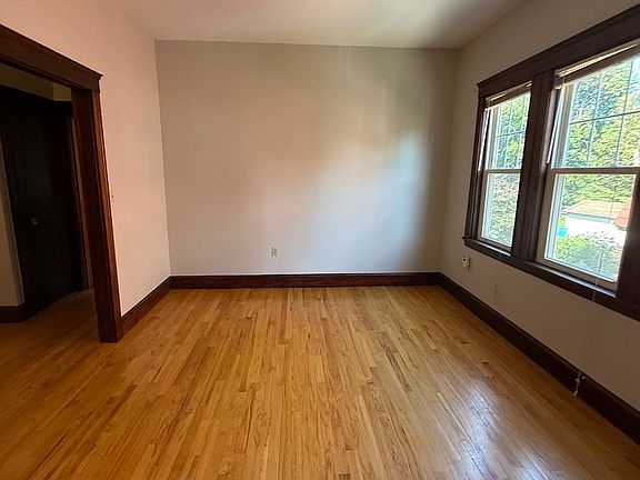 5th image of 21 Woodman St APT 3